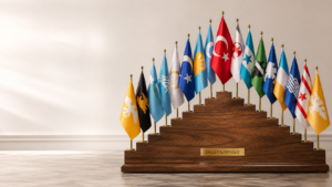 Efeler Kartvizit 17’li Türk Devletleri masa bayrağı ve ahşap kaide seti
