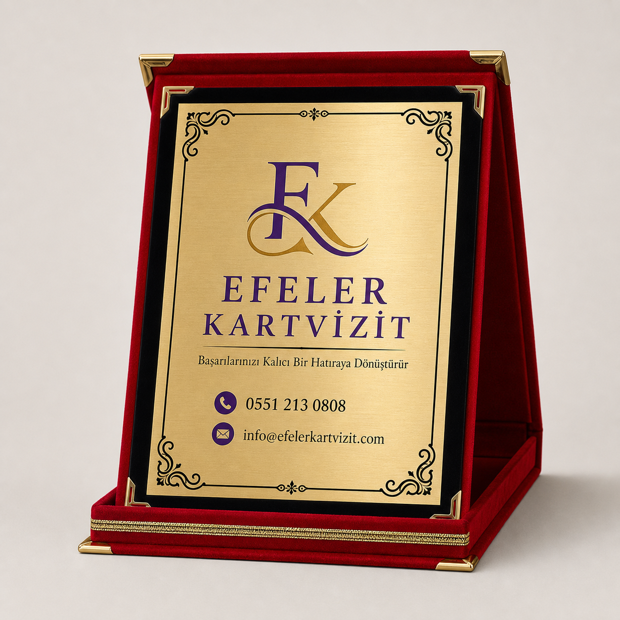 Efeler Kartvizit kırmızı kadife kutulu kişiye özel plaket 19x24,5 cm